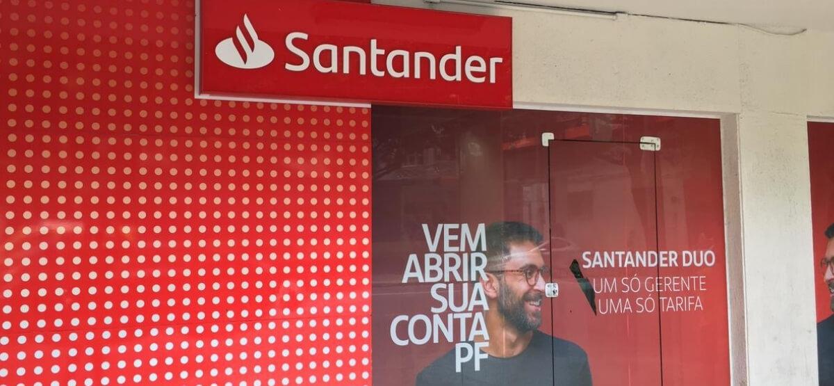 Após comunicar redução de salário, Santander é obrigado a recuar